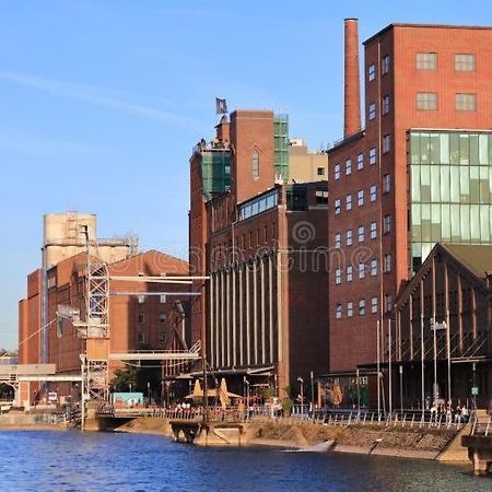 City Apartment Duisburg 1#Netflix &Wlan &Kingsize Bett &Kaffee Maschine & Central & 500M Innenhafen & 2 Min U Bahn Esterno foto