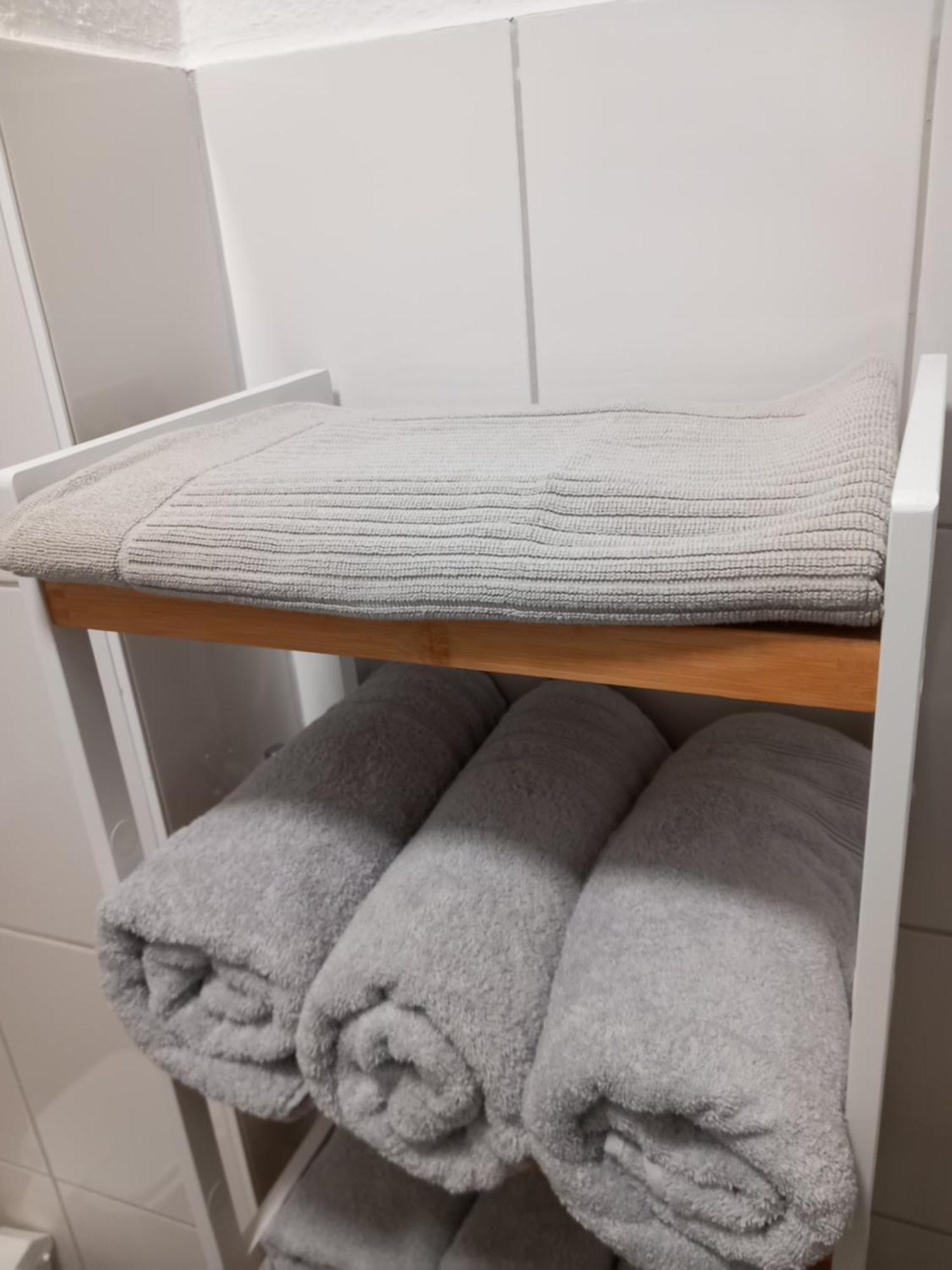 City Apartment Duisburg 1#Netflix &Wlan &Kingsize Bett &Kaffee Maschine & Central & 500M Innenhafen & 2 Min U Bahn Esterno foto